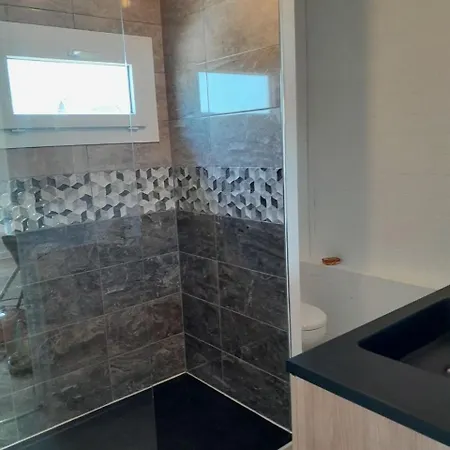 بيت للعطل Maison De *